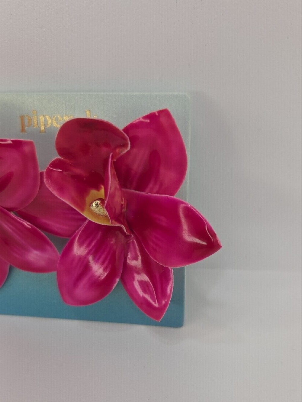 🌸▪️Piper K ▪️Fuchsia Floral Statement Earrings - Picture 3 of 6